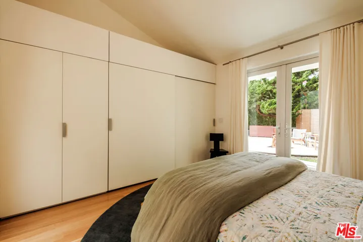 558 Stassi Lane, Santa Monica, California 90402