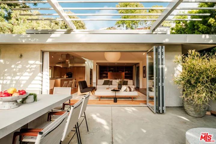 558 Stassi Lane, Santa Monica, California 90402