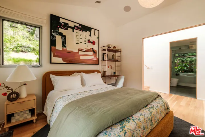 558 Stassi Lane, Santa Monica, California 90402