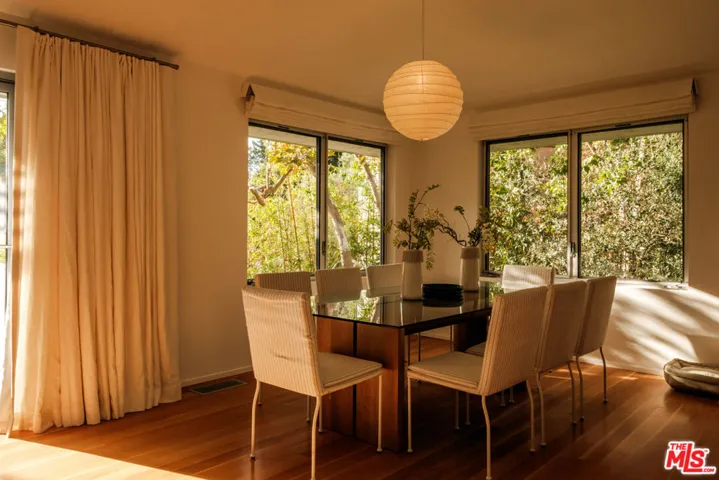 558 Stassi Lane, Santa Monica, California 90402