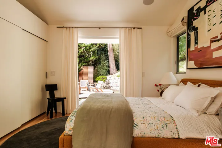 558 Stassi Lane, Santa Monica, California 90402