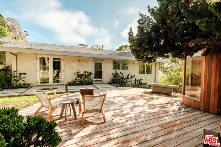 558 Stassi Lane, Santa Monica, California 90402