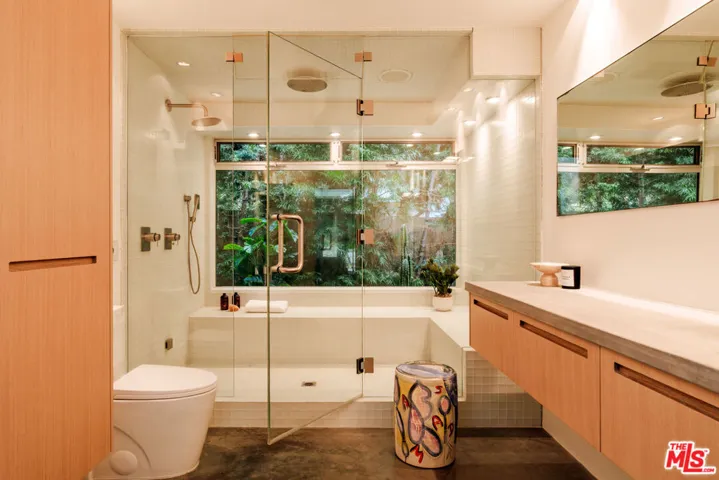 558 Stassi Lane, Santa Monica, California 90402