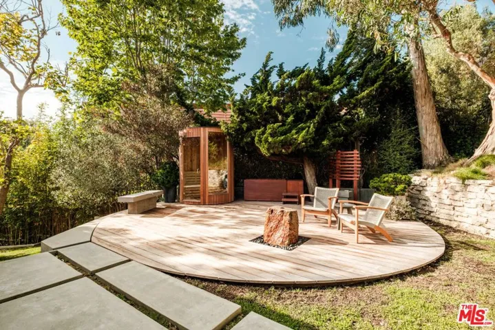558 Stassi Lane, Santa Monica, California 90402