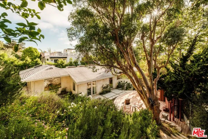 558 Stassi Lane, Santa Monica, California 90402