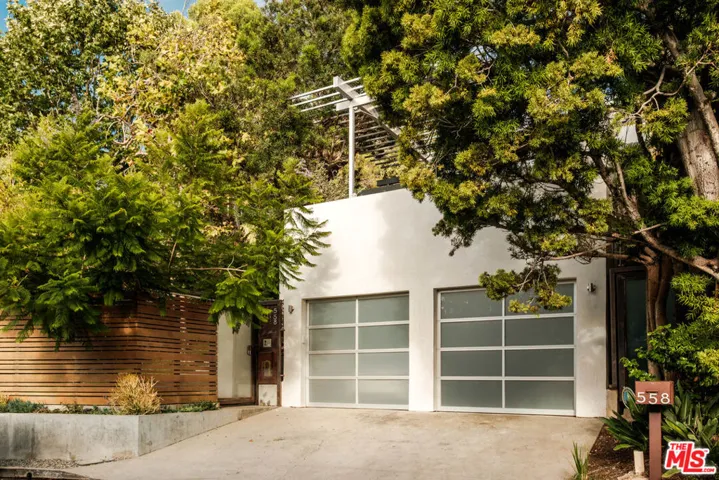 558 Stassi Lane, Santa Monica, California 90402