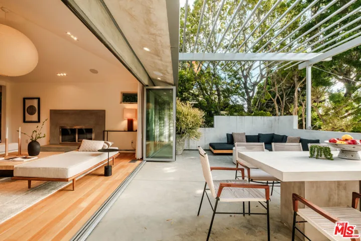 558 Stassi Lane, Santa Monica, California 90402