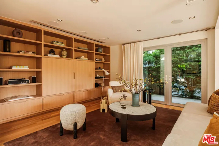 558 Stassi Lane, Santa Monica, California 90402