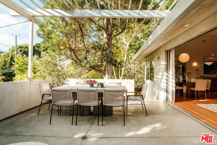 558 Stassi Lane, Santa Monica, California 90402