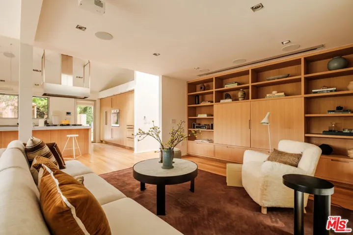 558 Stassi Lane, Santa Monica, California 90402