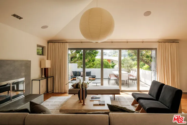 558 Stassi Lane, Santa Monica, California 90402