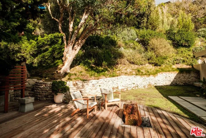 558 Stassi Lane, Santa Monica, California 90402