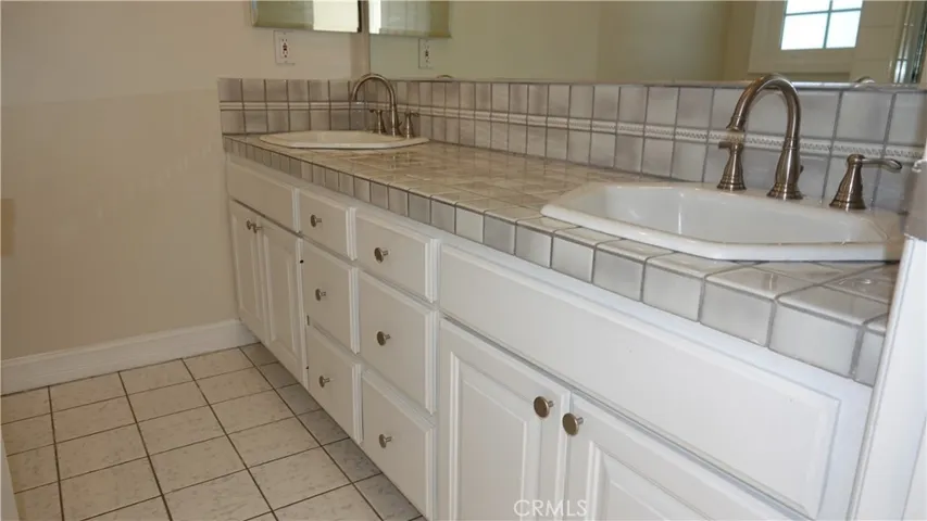4244 Boston, Glendale, California 91214