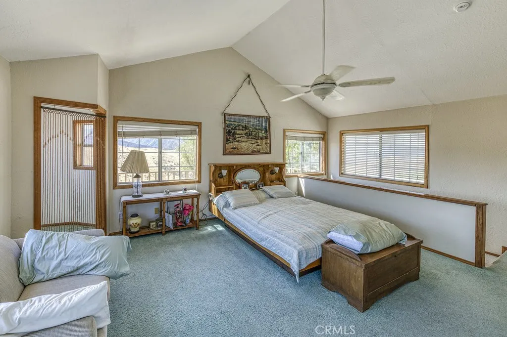 UPSTAIRS MASTER SUITE