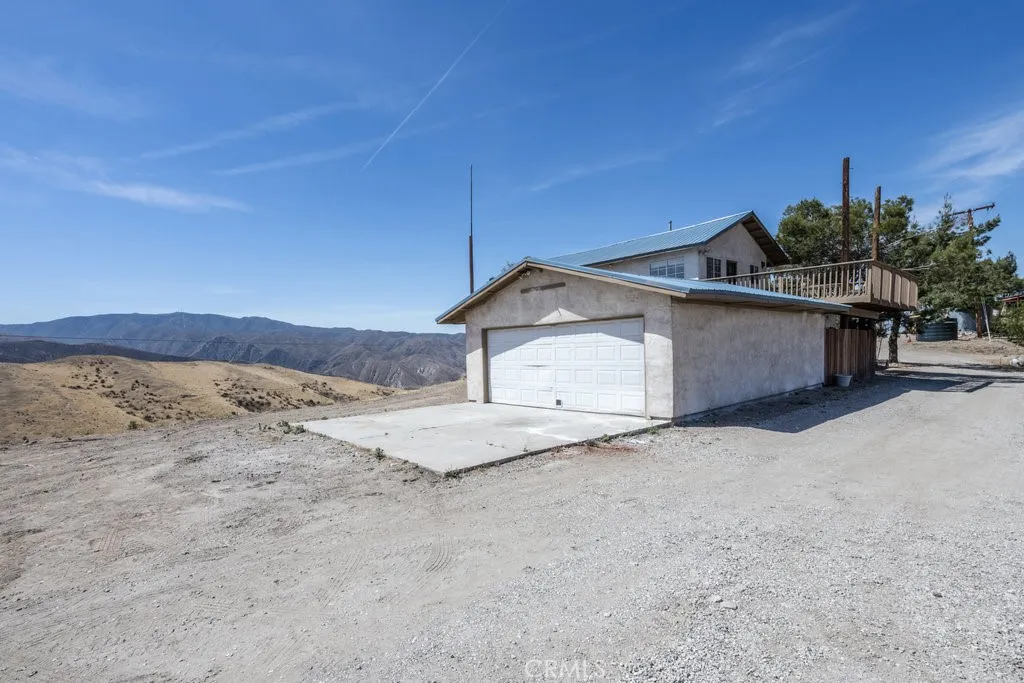 view to garage