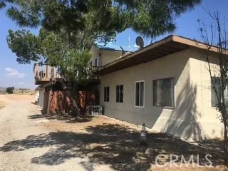view of the side of home from front door ( left side )