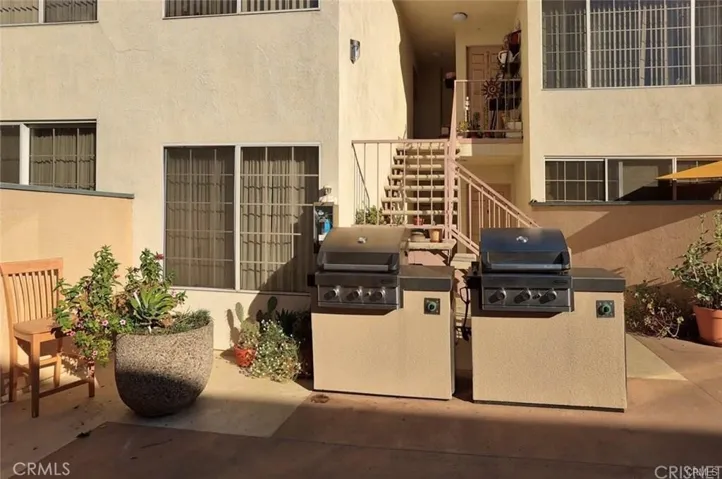 18640 Collins Street 116, Tarzana, California 91356