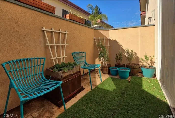 18640 Collins Street 116, Tarzana, California 91356