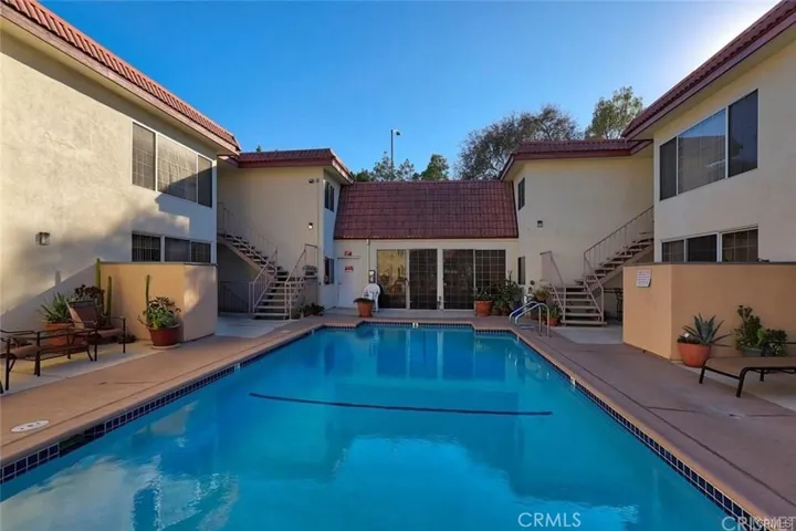 18640 Collins Street 116, Tarzana, California 91356