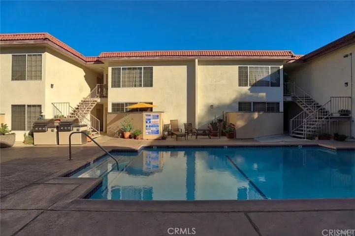 18640 Collins Street 116, Tarzana, California 91356