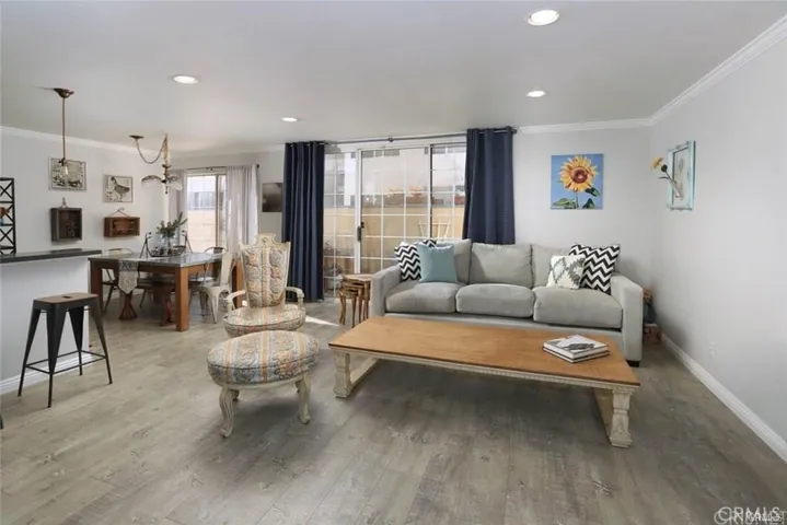 18640 Collins Street 116, Tarzana, California 91356