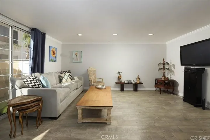 18640 Collins Street 116, Tarzana, California 91356