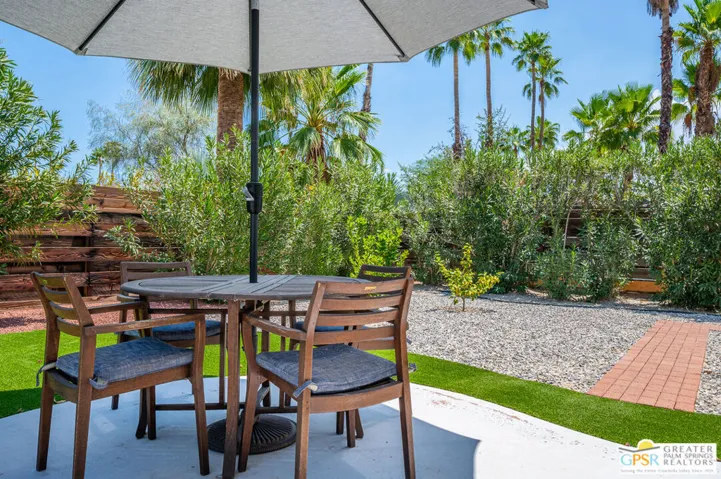 566 N Sunset Way, Palm Springs, California 92262