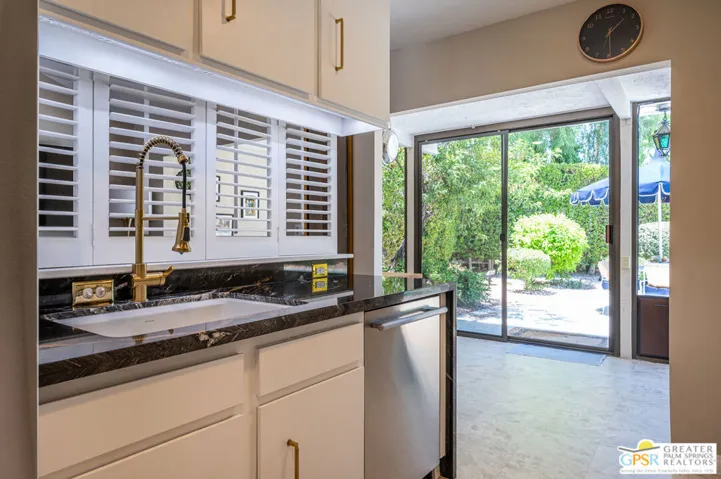 566 N Sunset Way, Palm Springs, California 92262
