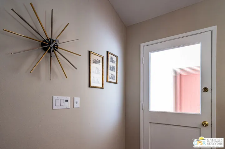 566 N Sunset Way, Palm Springs, California 92262
