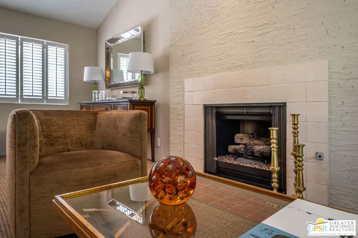 566 N Sunset Way, Palm Springs, California 92262