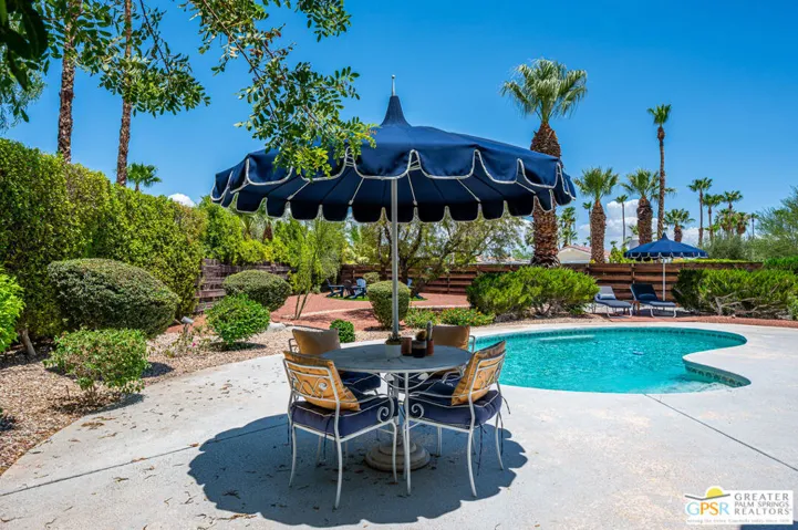566 N Sunset Way, Palm Springs, California 92262