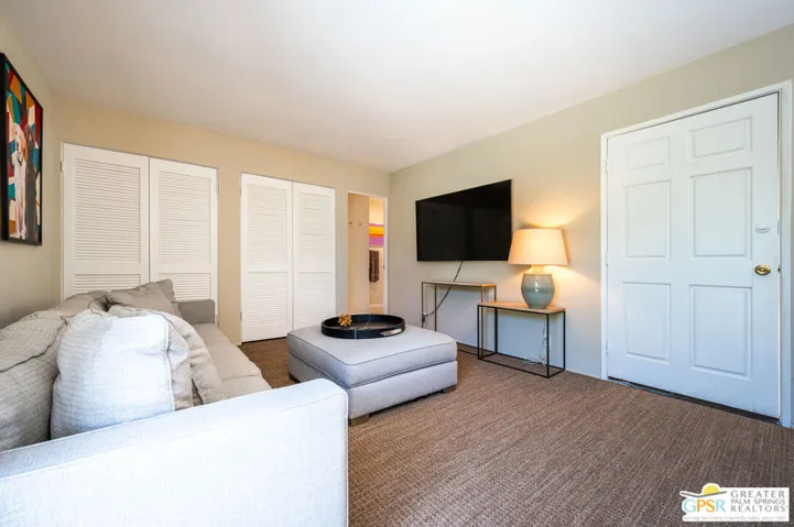566 N Sunset Way, Palm Springs, California 92262