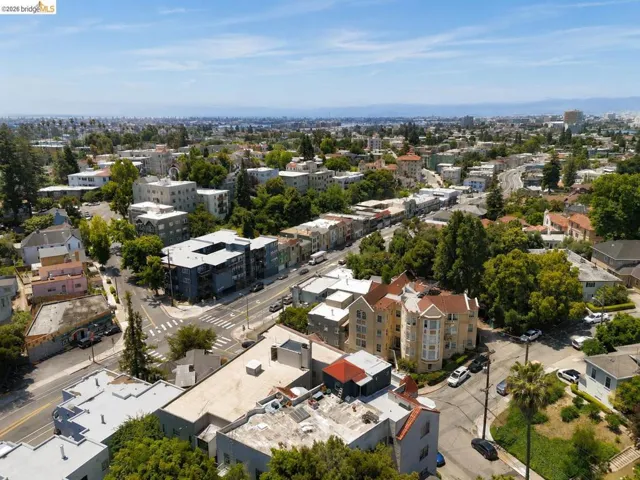 1142 Mckinley Ave, Oakland, California 94610