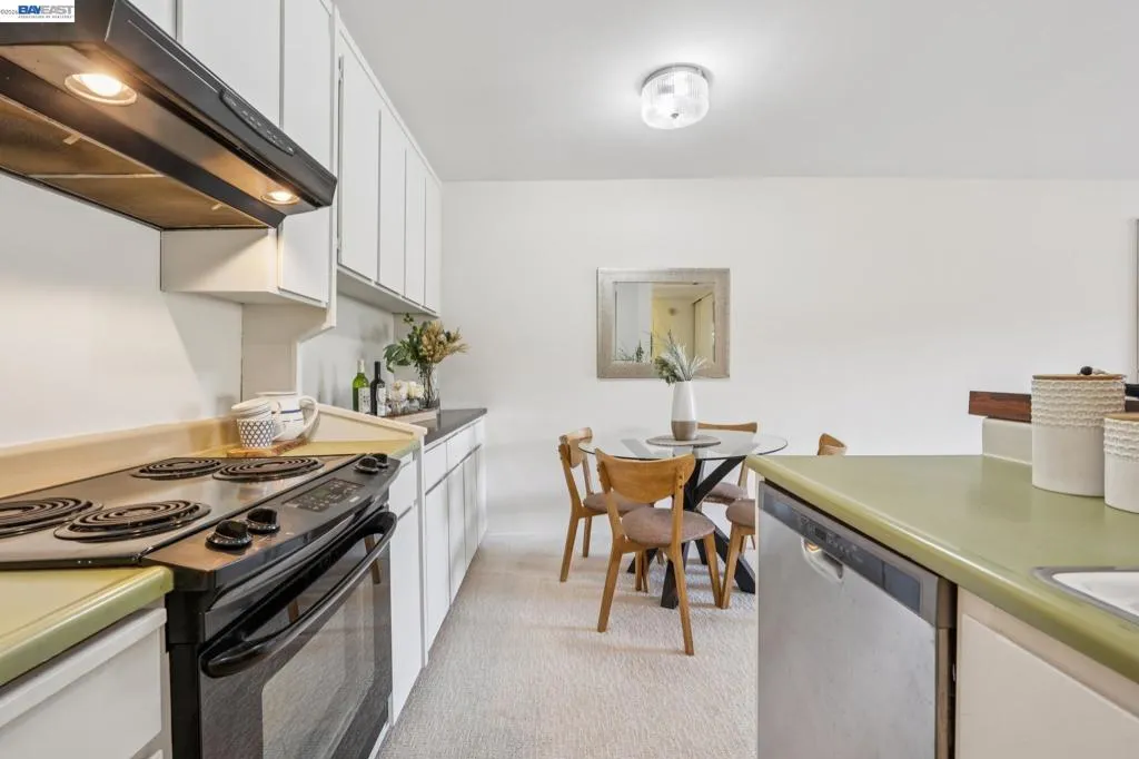 955 Shorepoint Ct 111, Alameda, California 94501 — photo 4