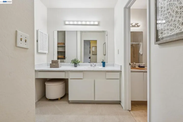 955 Shorepoint Ct 111, Alameda, California 94501