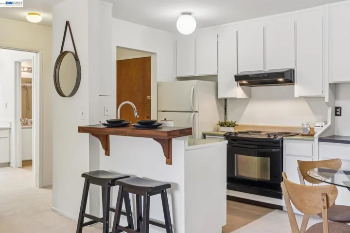 955 Shorepoint Ct 111, Alameda, California 94501
