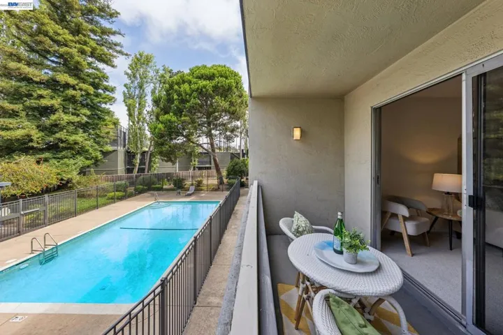955 Shorepoint Ct 111, Alameda, California 94501