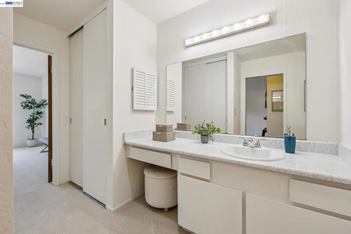 955 Shorepoint Ct 111, Alameda, California 94501