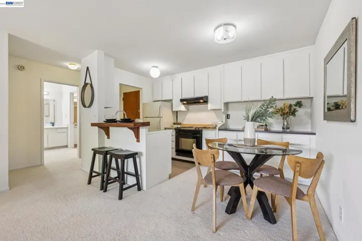 955 Shorepoint Ct 111, Alameda, California 94501