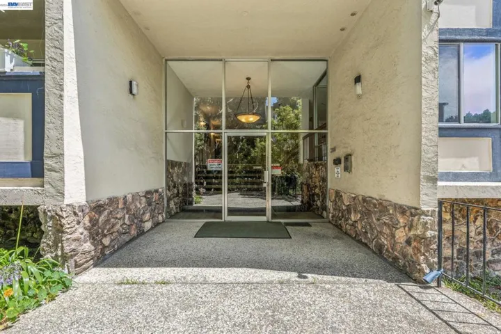 955 Shorepoint Ct 111, Alameda, California 94501