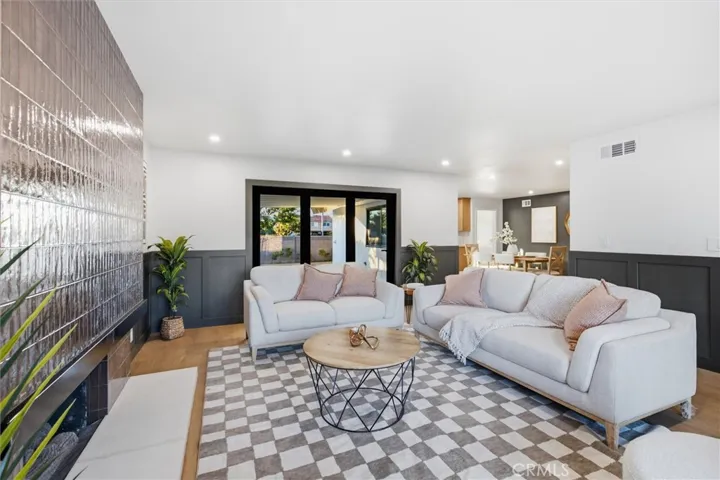 4841 Sharon, La Palma, California 90623