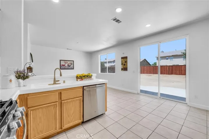 13584 Kitty Hawk, Victorville, California 92392