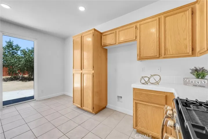 13584 Kitty Hawk, Victorville, California 92392