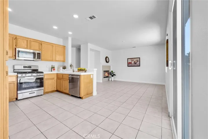13584 Kitty Hawk, Victorville, California 92392