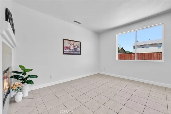 13584 Kitty Hawk, Victorville, California 92392