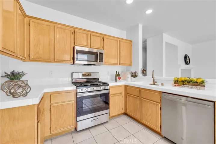 13584 Kitty Hawk, Victorville, California 92392
