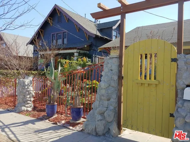 secure gate
