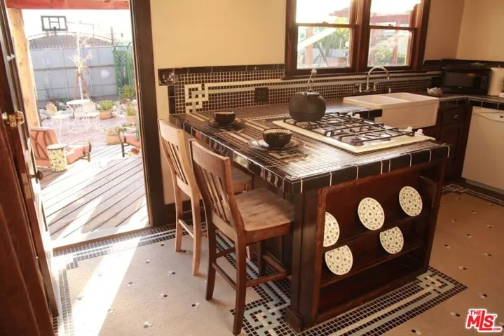 kitchen bar