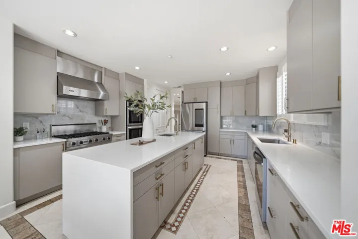 12626 Promontory Road, Los Angeles, California 90049