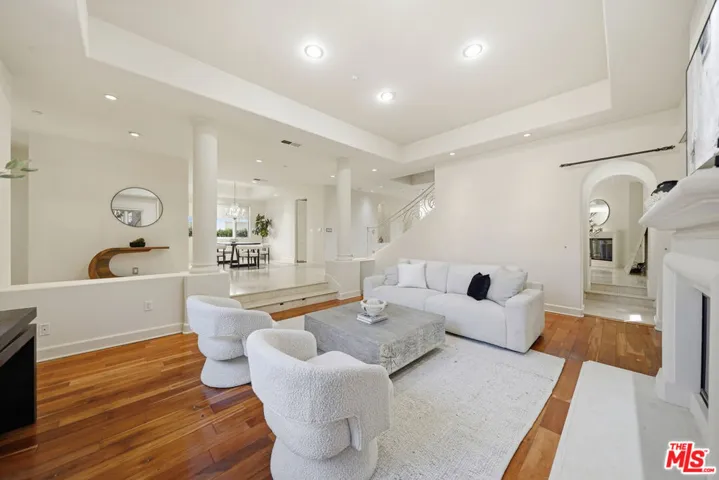 12626 Promontory Road, Los Angeles, California 90049